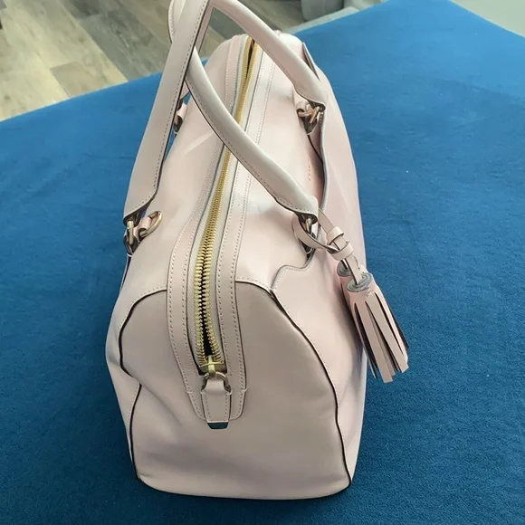 COACH Ballet Pink Leather Barrel Bag
Excellent Condition, barely used. - Picture 3 of 14